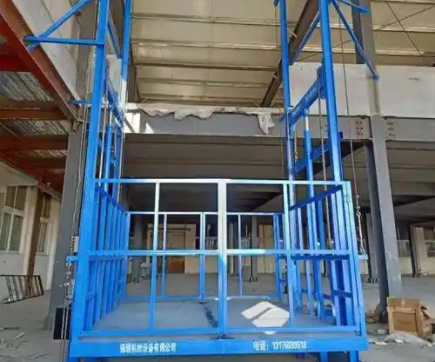 甘肃工厂仓库必备，升降货梯的优势！