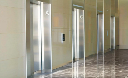 甘肃为何电梯启动后有明显的上升和降落感？