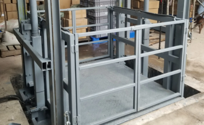 甘肃升降机在使用之前必须进行装置测试！‌